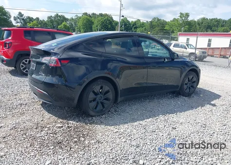 2024 Tesla Model Y Long Range Dual Motor All-Wheel Drive z USA, uszkodzony, nr VIN 7SAYGDEE4RF161429